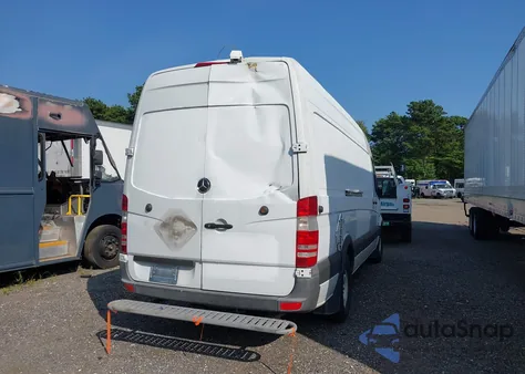 2011 Mercedes-Benz Sprinter 2500 High Roof из США, поврежденный, VIN WD3PE8CB8B5606061